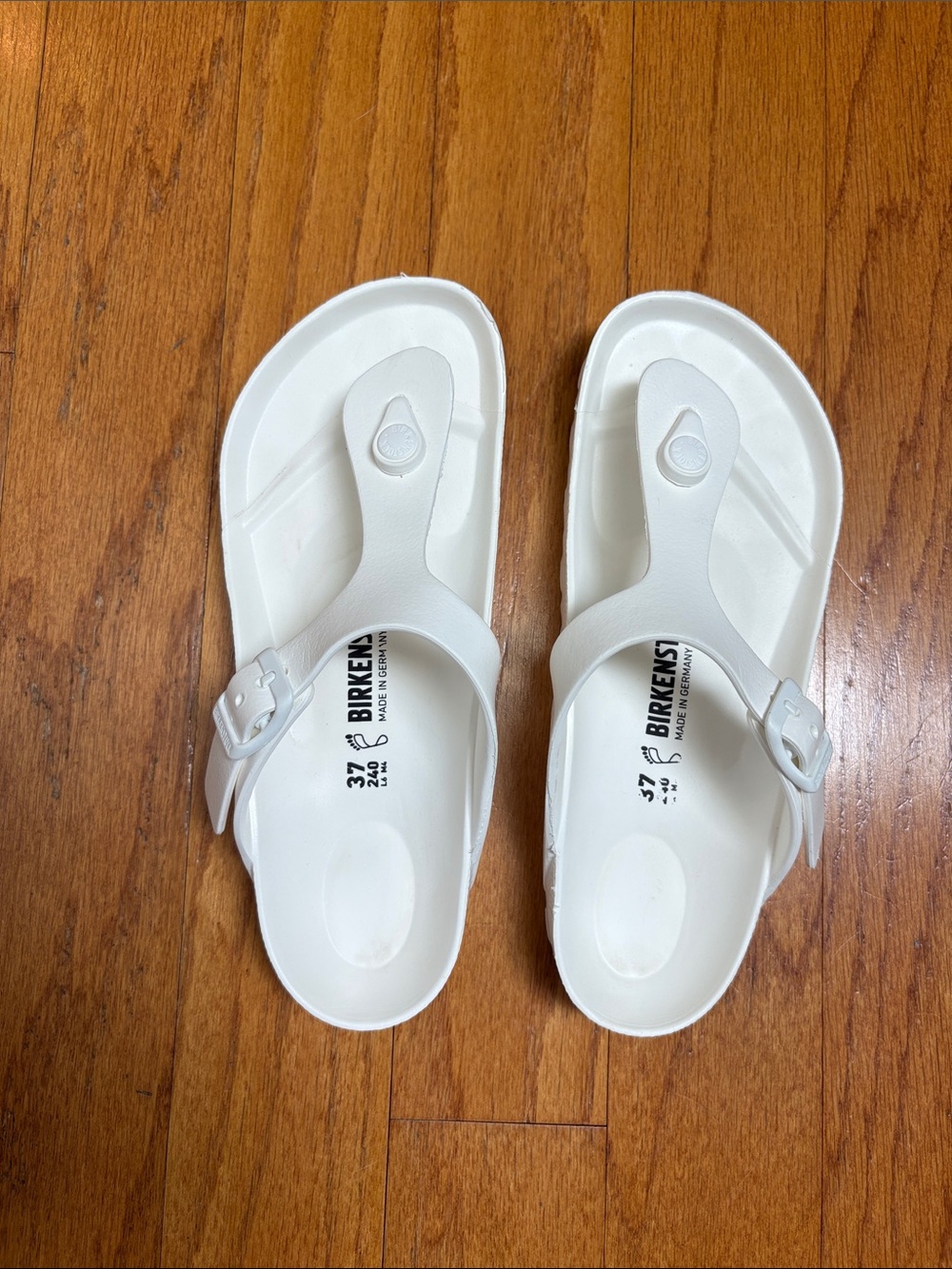 Birkenstock women’s Gizeh EVA White Thong Sandals